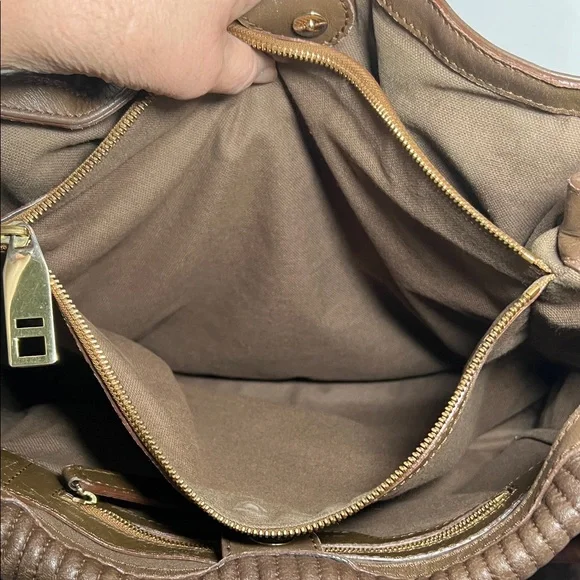 Burberry Stitched Leather Bridle Wilton Tote Bag - Picture 8 of 11